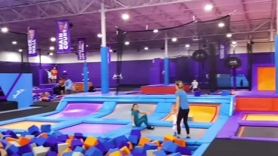 Attrezzatura per parco trampolino sportivo indoor per adulti su misura per bambini